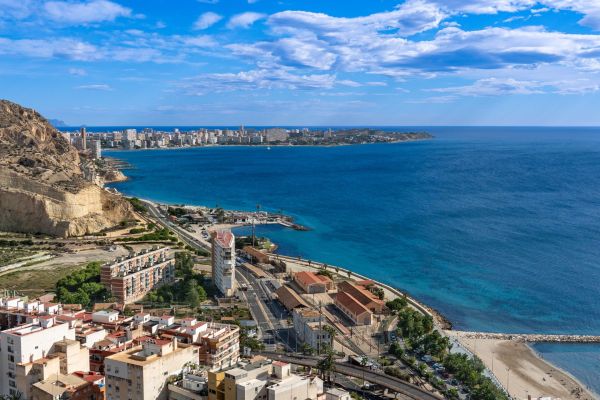 Vivre à alicante : les avantages d'une vie en bord de mer