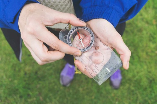 Quelle est la meilleure façon de découvrir les fresques murales de street art à Medellín, Colombie?